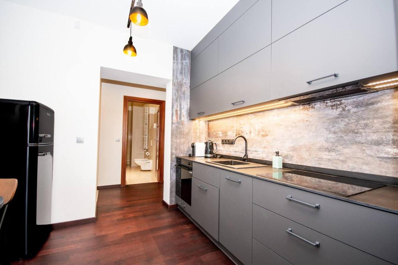 Inpoint 2-Bedrooms Apartment With Private Garden And Free Parking Krakow Exterior photo