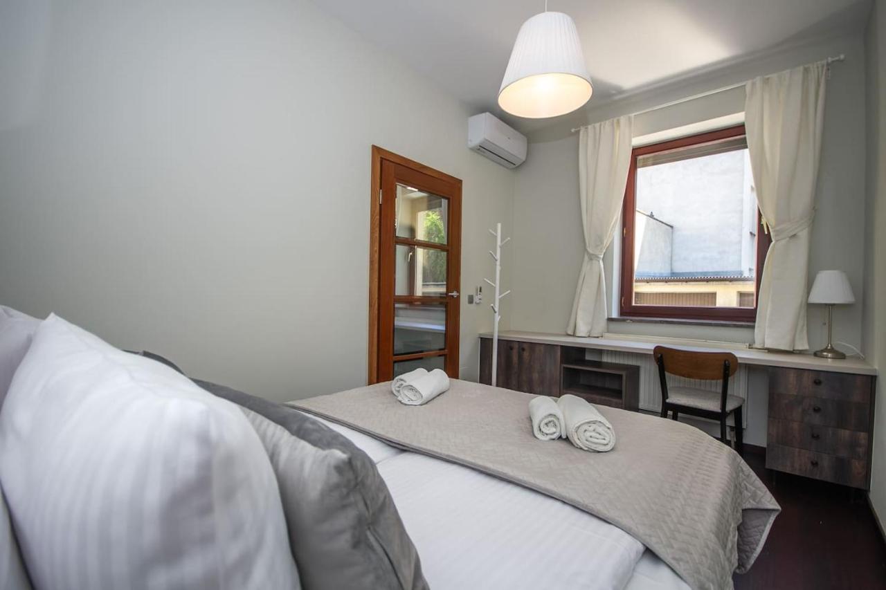 Inpoint 2-Bedrooms Apartment With Private Garden And Free Parking Krakow Exterior photo